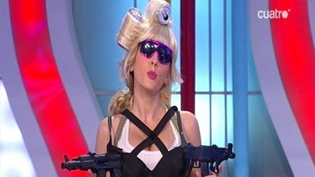 Anna se convierte en Lady Gaga