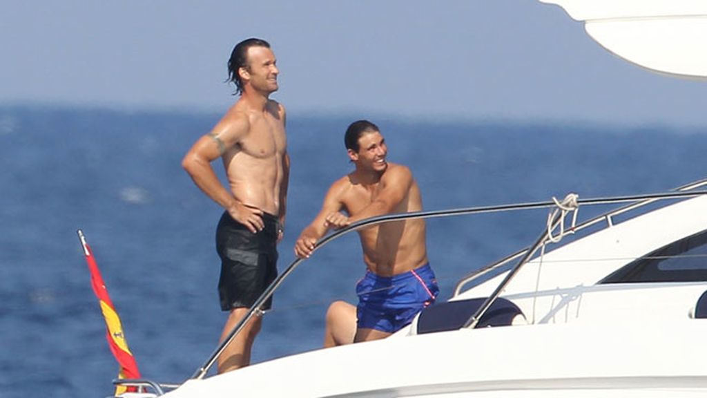Nadal y Moyá se divierten en Marbella subidos al yate