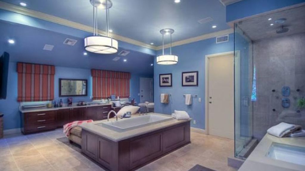 Mark Wahlberg vende su espectacular mansión de Beverly Hills