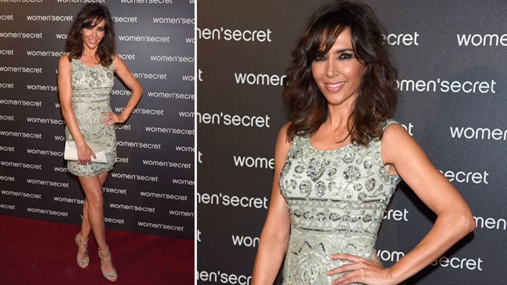 Flecos rojos y stilettos negros: Elsa Pataky, toda una 'Dark Seduction' en Madrid