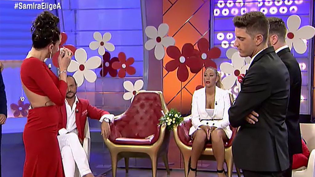 Adrián abandona el plató destrozado