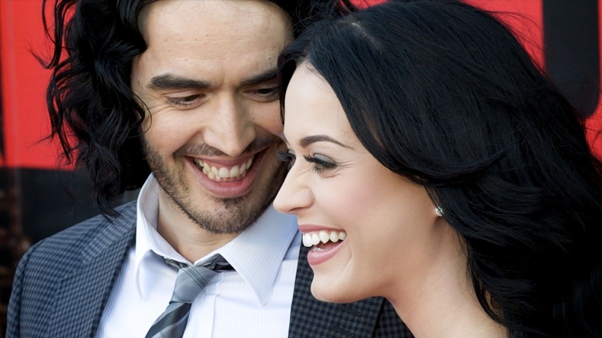 Katy Perry borra a Russell Brand del Twitter