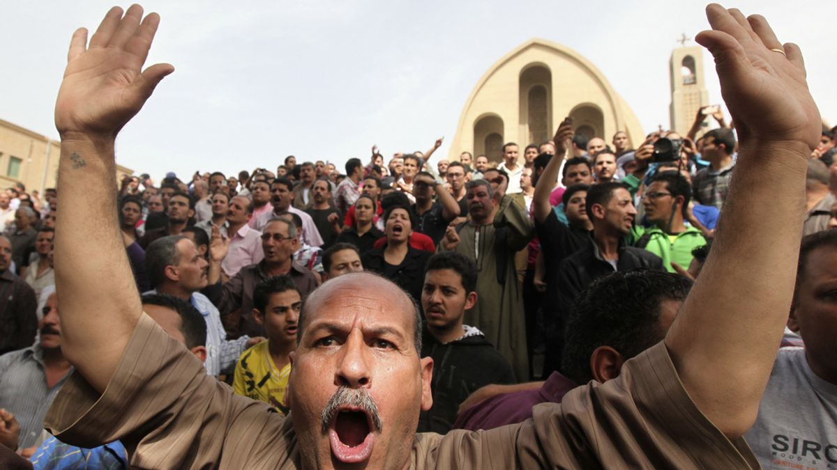 Al menos 21 heridos en nuevos enfrentamientos entre cristianos y musulmanes en El Cairo