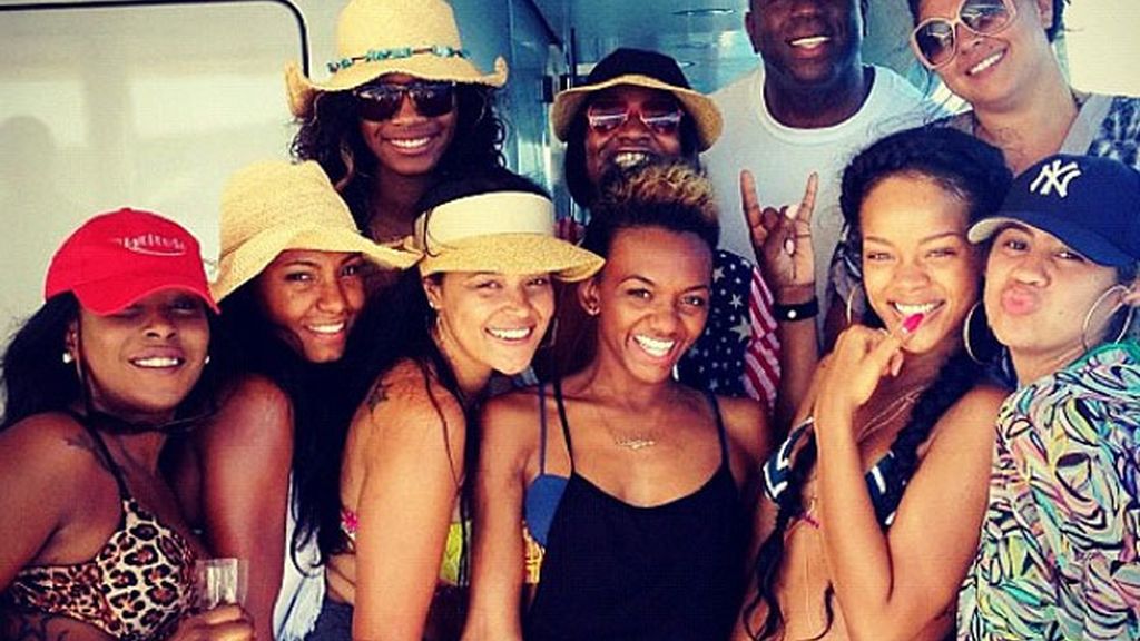 Rihanna se relaja en Cerdeña