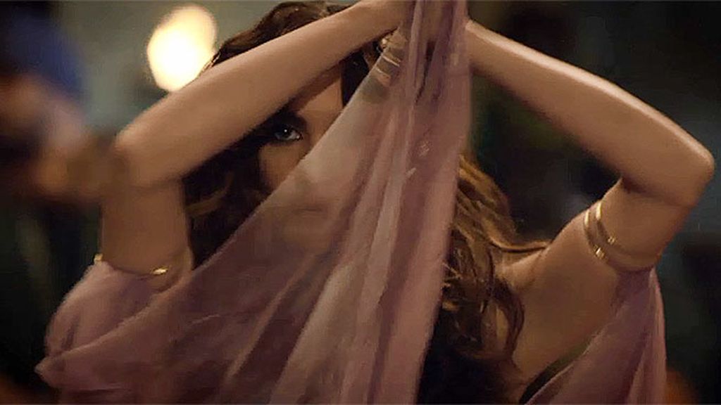 Magdalena llega a palacio tras la lapidación de su madre