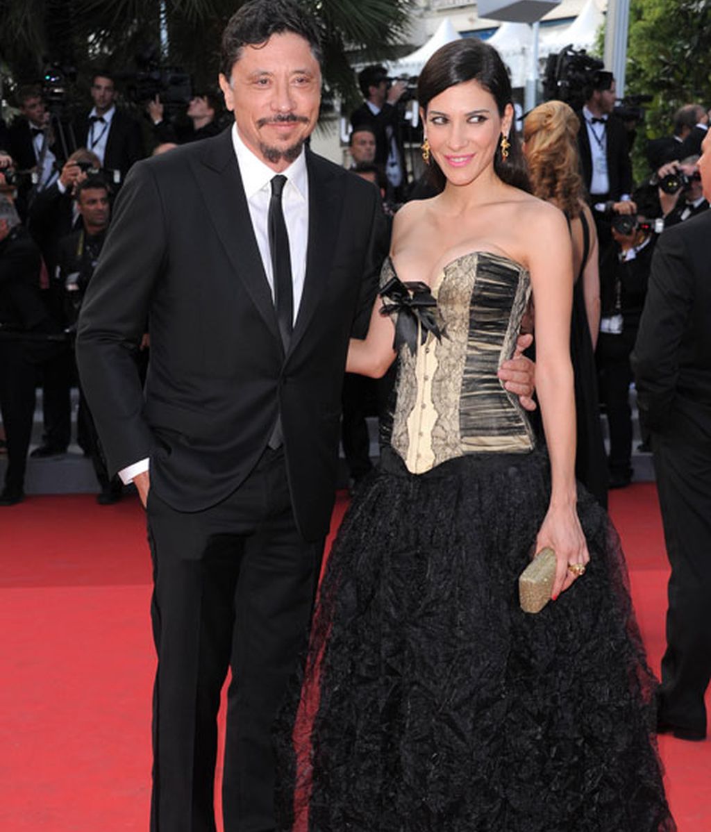 Modelitos y modelazos en la alfombra roja de Almodóvar en Cannes