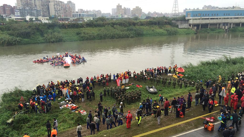 El avión se ha estrellado al poco de despegar