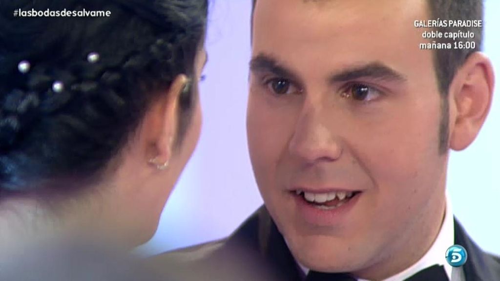 Cristian se emociona al verla tan guapa