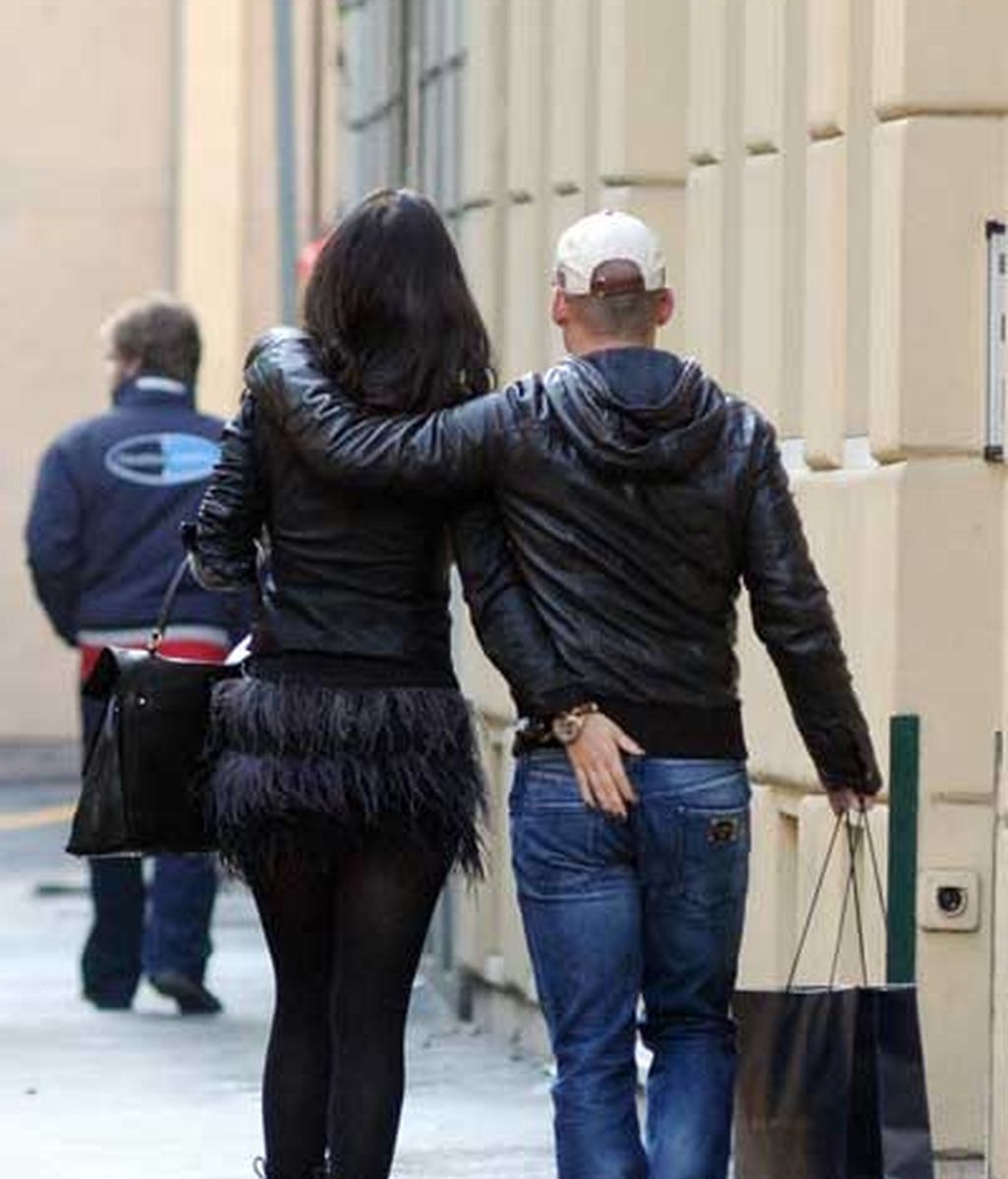 Wesley Sneijder y Yolanthe Cabau, pasión por las calles de Milán