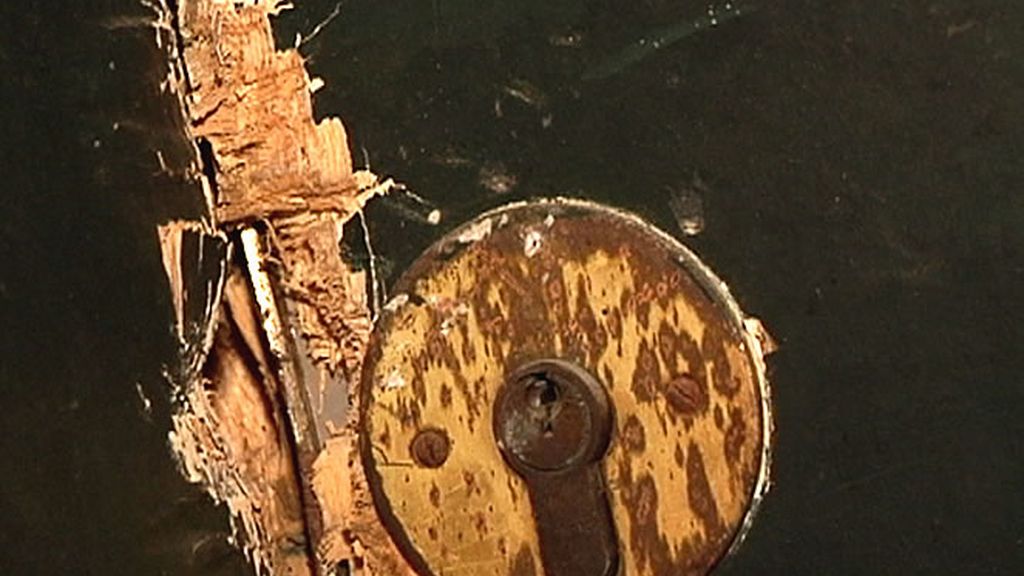 Así está la cerradura de un piso que visitamos