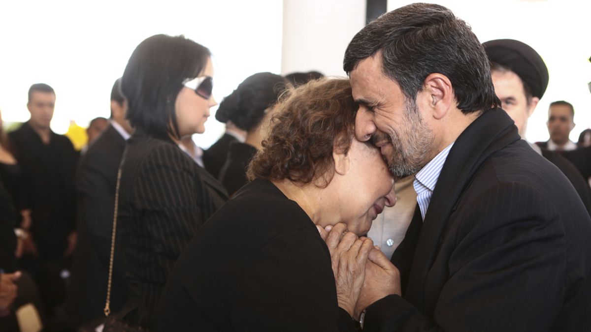 Mahmoud Ahmadinejad y Elena Frías