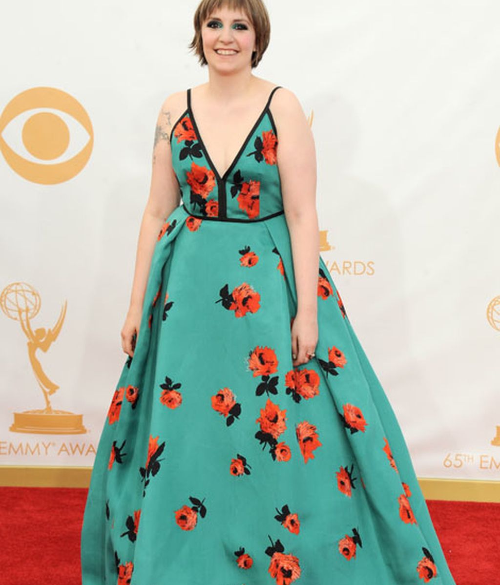 Lena Dunham eligió un floreado vestido