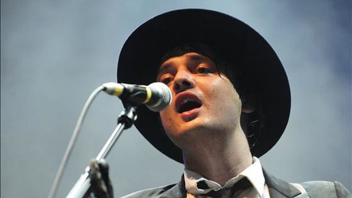 El cantante Pete Doherty actúa en un concierto durante el Festival de Berlín 2009, en Alemania. EFE/Archivo