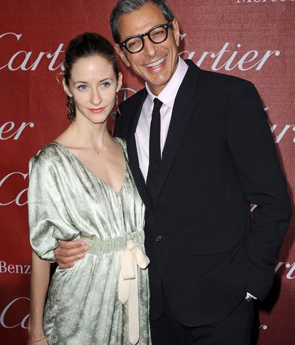 El bastón de Brad Pitt le roba el protagonismo a la novia de Clooney