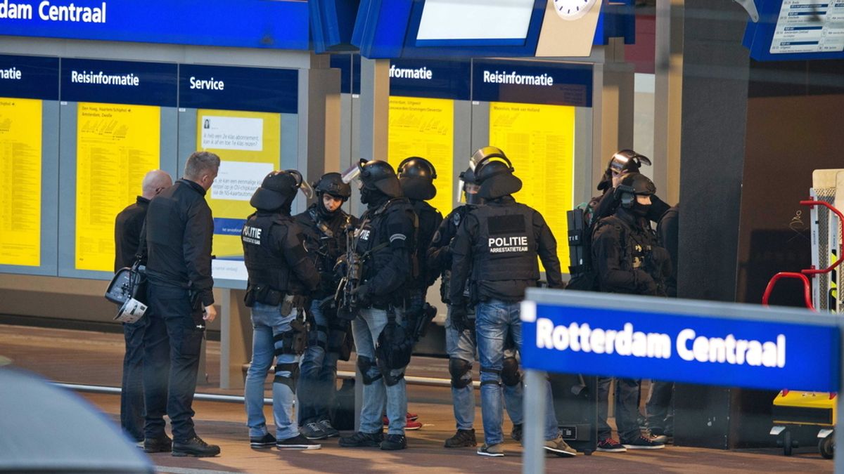 Evacúan un tren en la estación de Rotterdam después de que un hombre se encerrase en el baño