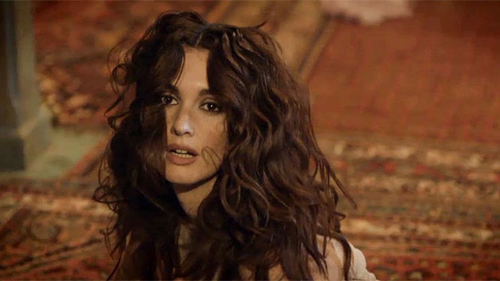 Magdalena llega a palacio tras la lapidación de su madre