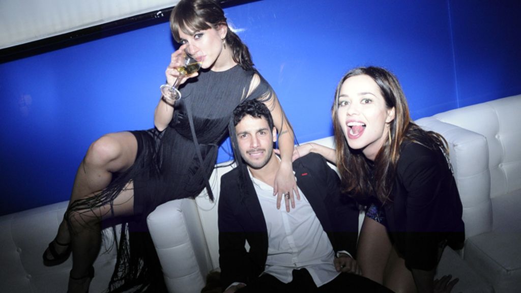 Silvia Alonso, Jonás Berami y Dafne Fernández