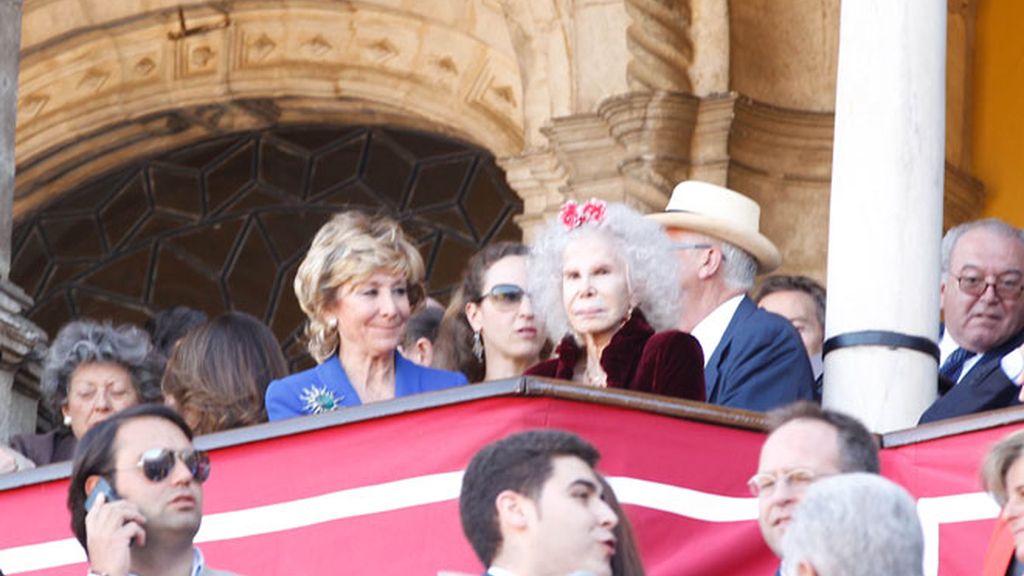 La Duquesa y Esperanza Aguirre se van a los toros