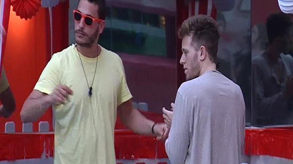 Al terminar de bailar, casi todos se han vuelto a meter en la cama