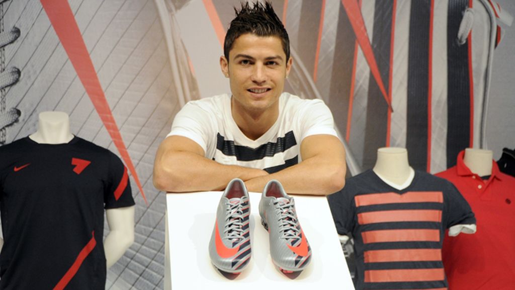 Cristiano Ronaldo, como un niño con zapatos nuevos