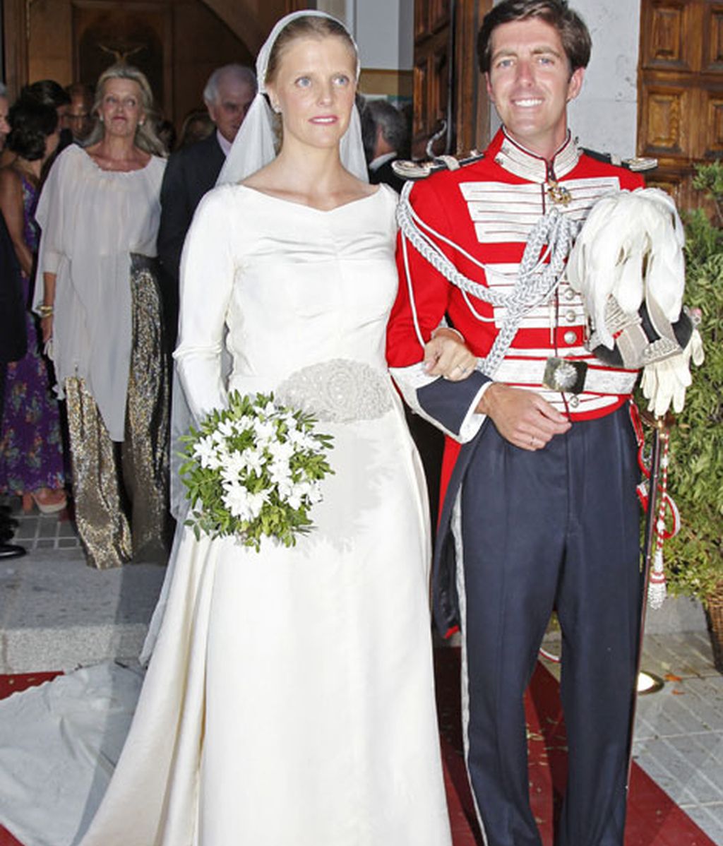 Así ha sido la boda de Leticia Calderón, con el vestido de su abuela, y Manuel Lastra