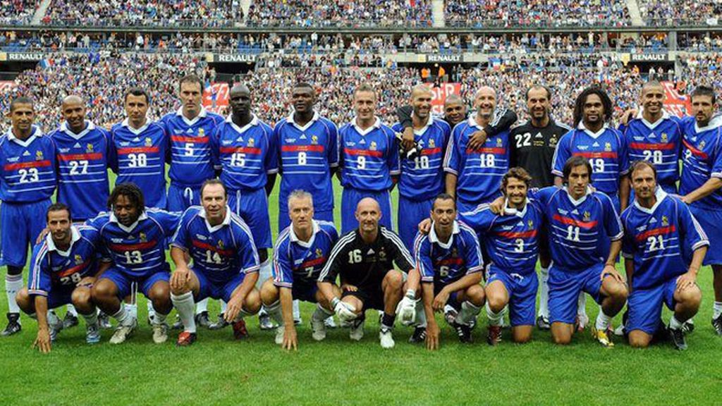Zidane guia a Francia al título en su casa en 1998