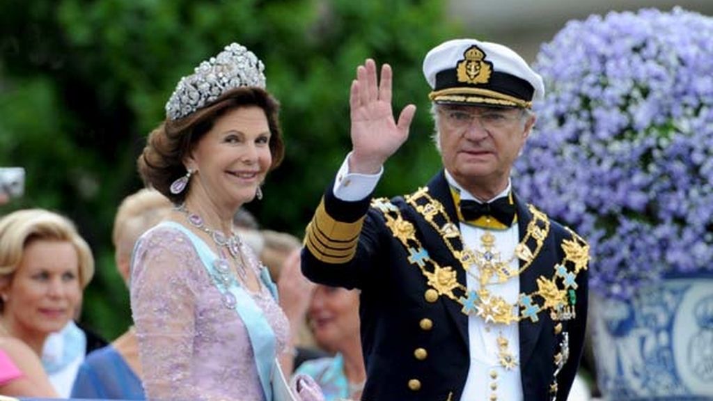 Saludo de los Reyes de Suecia desde el balcón