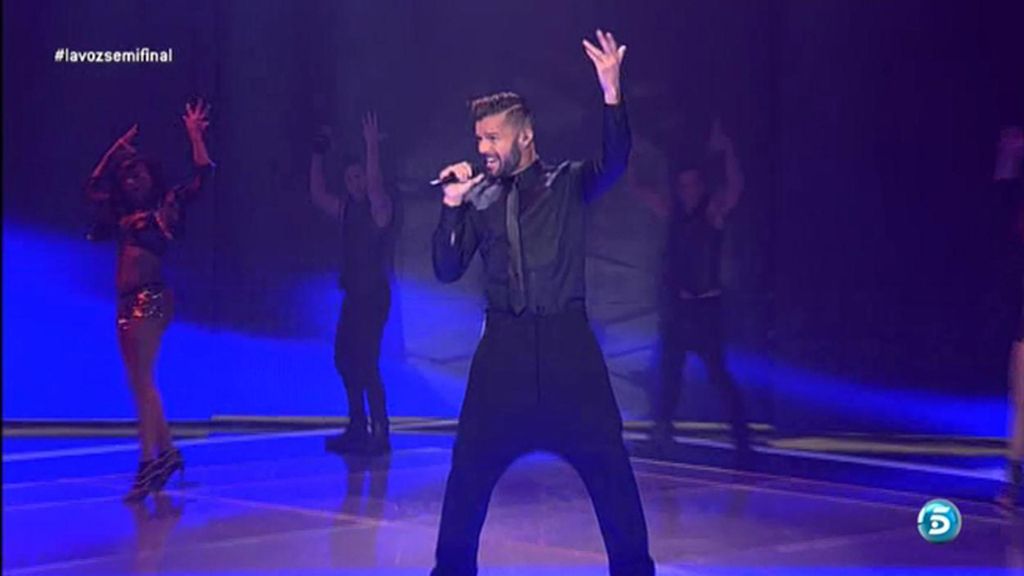 Ricky Martin y su pantalón baggy