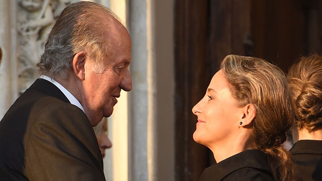 Don Juan Carlos estuvo cercano con Carla Royo Villanova