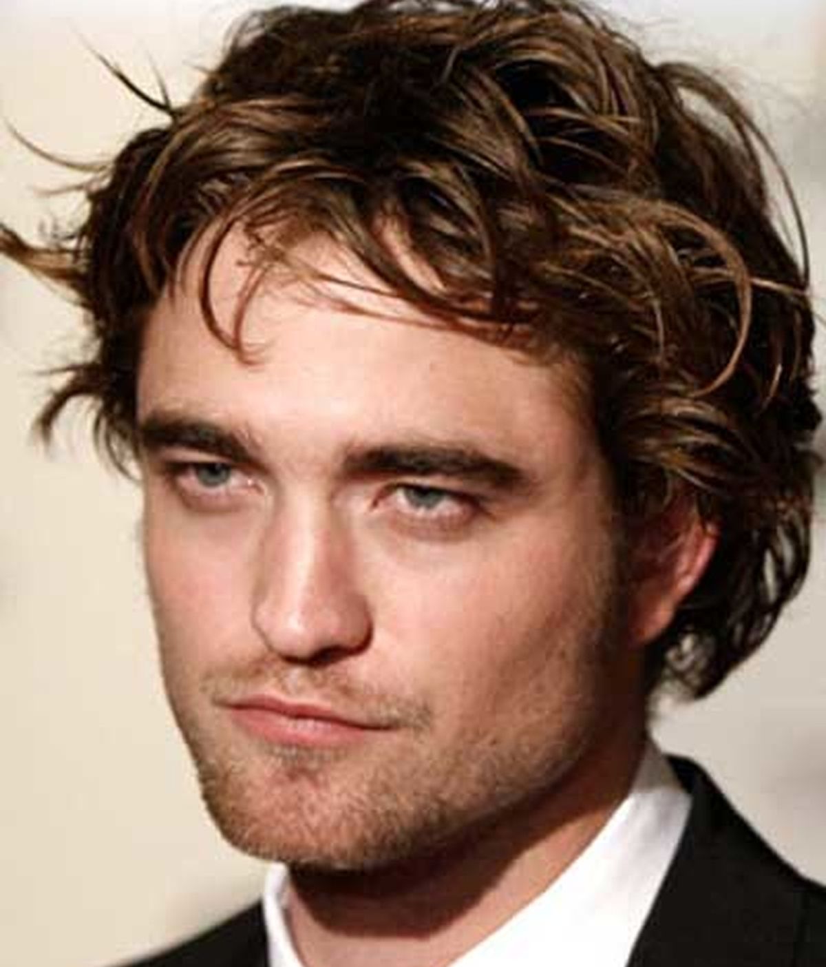 Robert Pattinson se siente sobrepasado por el acoso mediático. Foto: AP