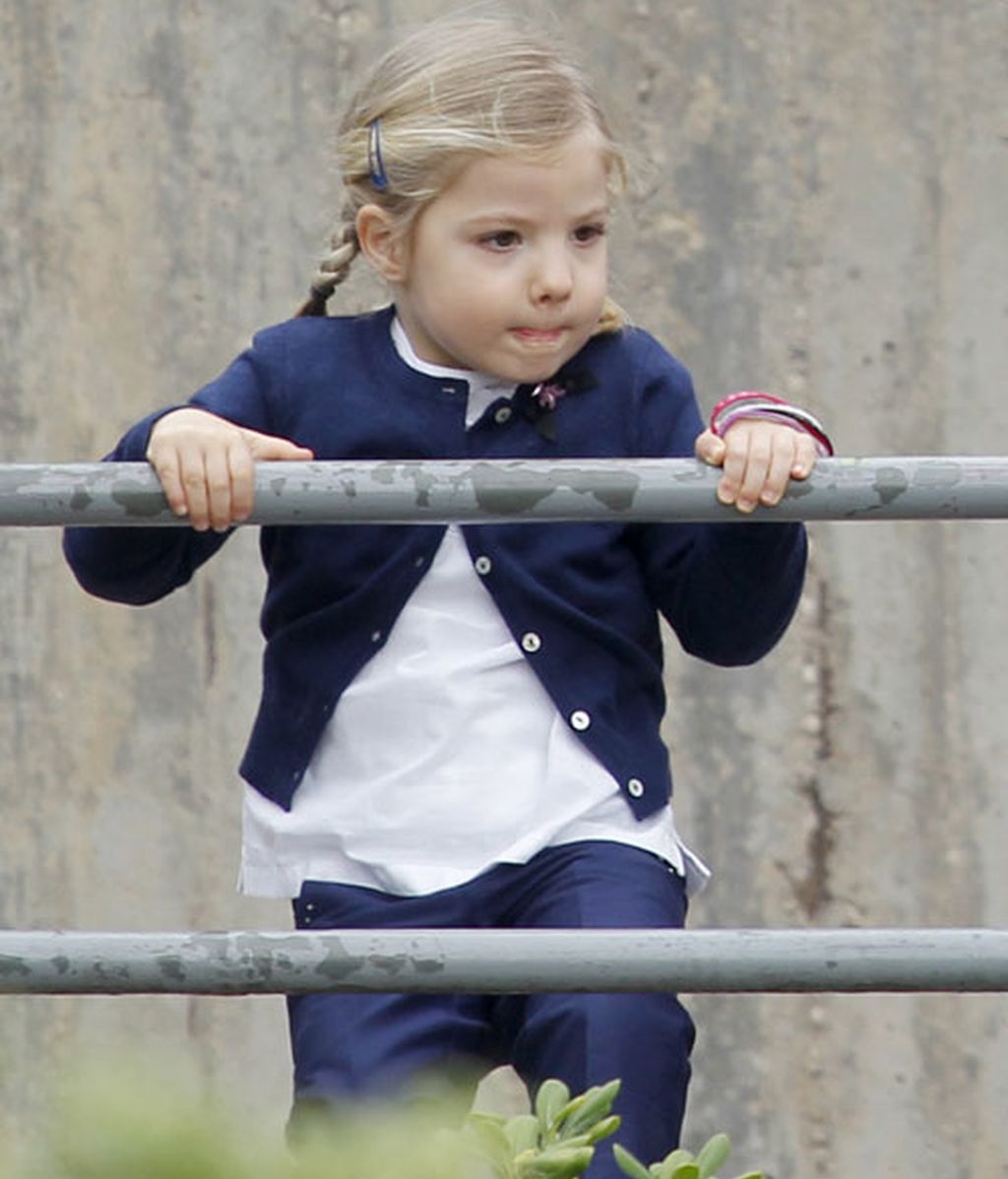 La reina, los príncipes de Asturias y las infantas, en el zoo