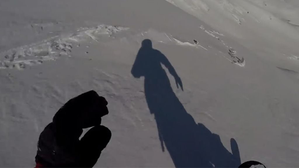 Graba con su GoPro el momento antes de una avalancha