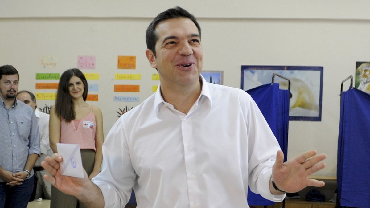 Tsipras confía en que los griegos le den "un gobierno fuerte" para "romper con el antiguo régimen"