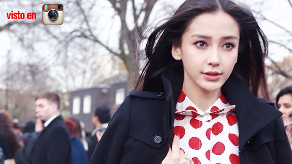 La modelo congrega a 2,4 millones de espectadores jugando con un profesional