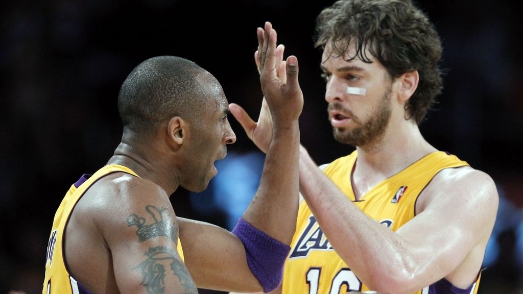 Kobe y Gasol, con los Lakers