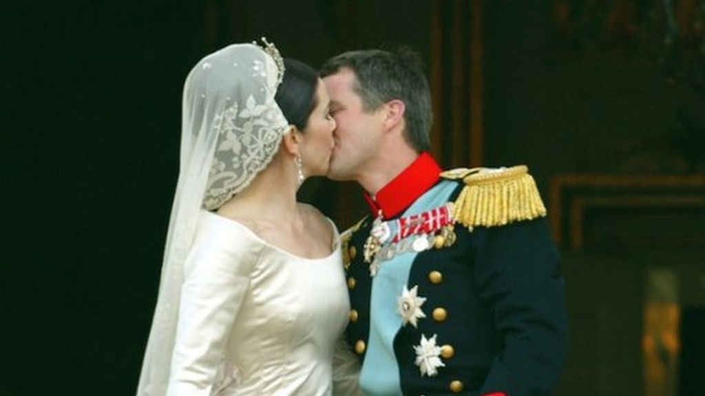 Comedidos, torpes, entregados... Así son los besos reales