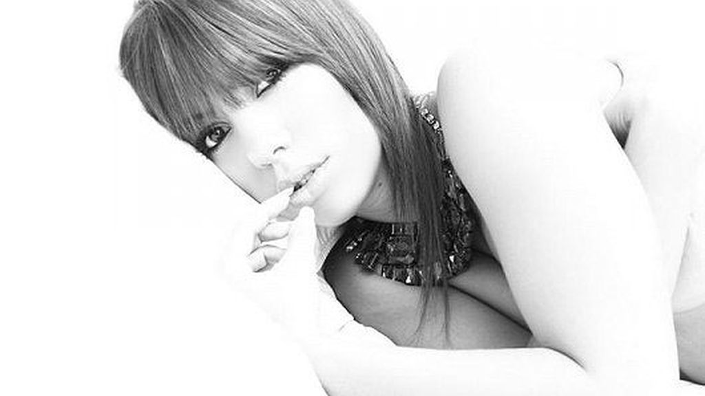 Silvia, un bombón para Manuel