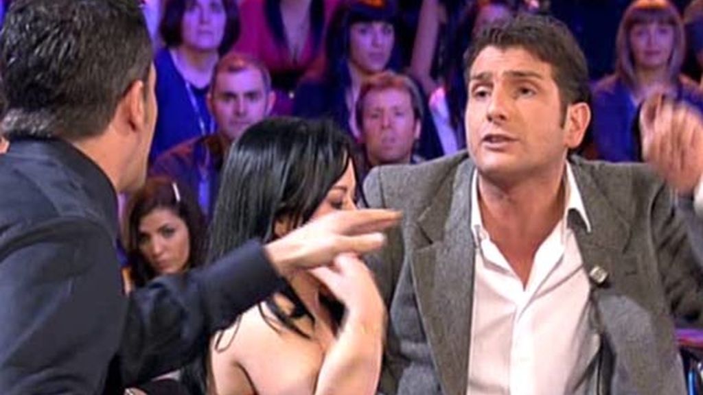 Carlos e Iván se enfrentan cara a cara