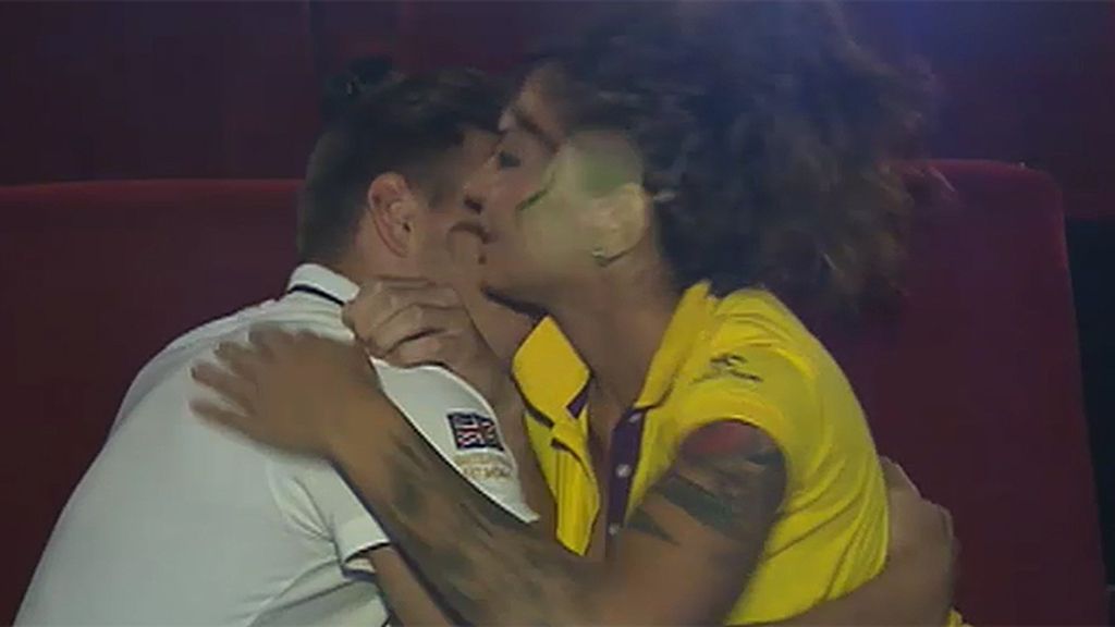 Cristian no aprovecha su cita en el cine