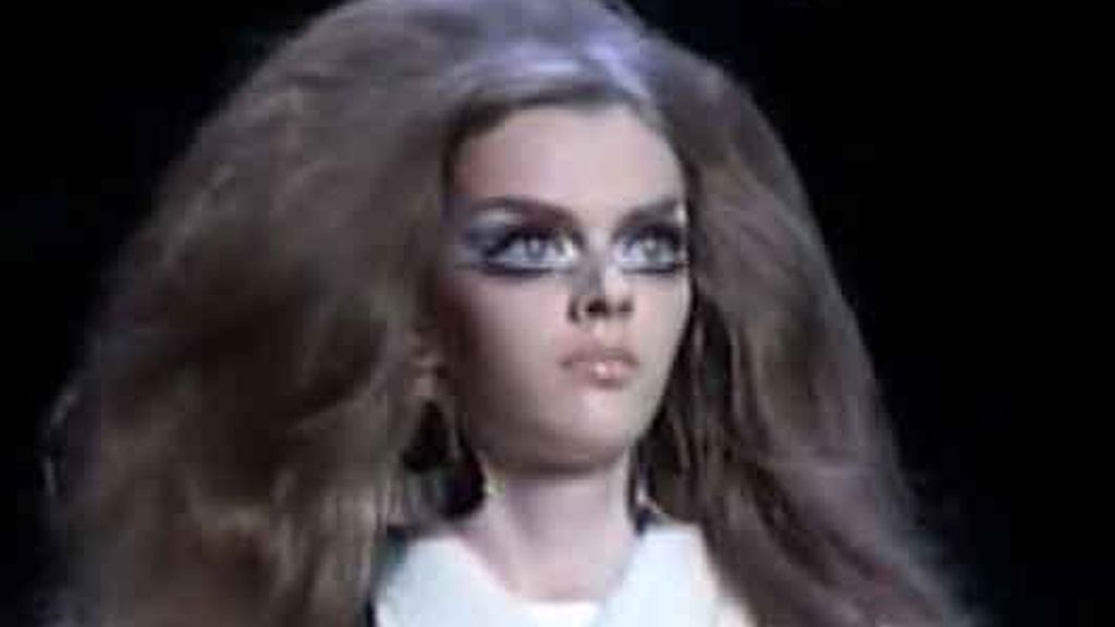 Desfile de John Galliano para Dior