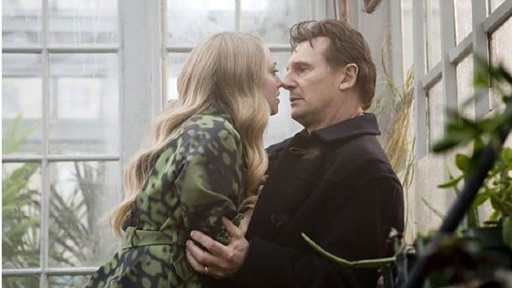 Julianne Moore en una ardiente escena lésbica con Amanda Seyfried