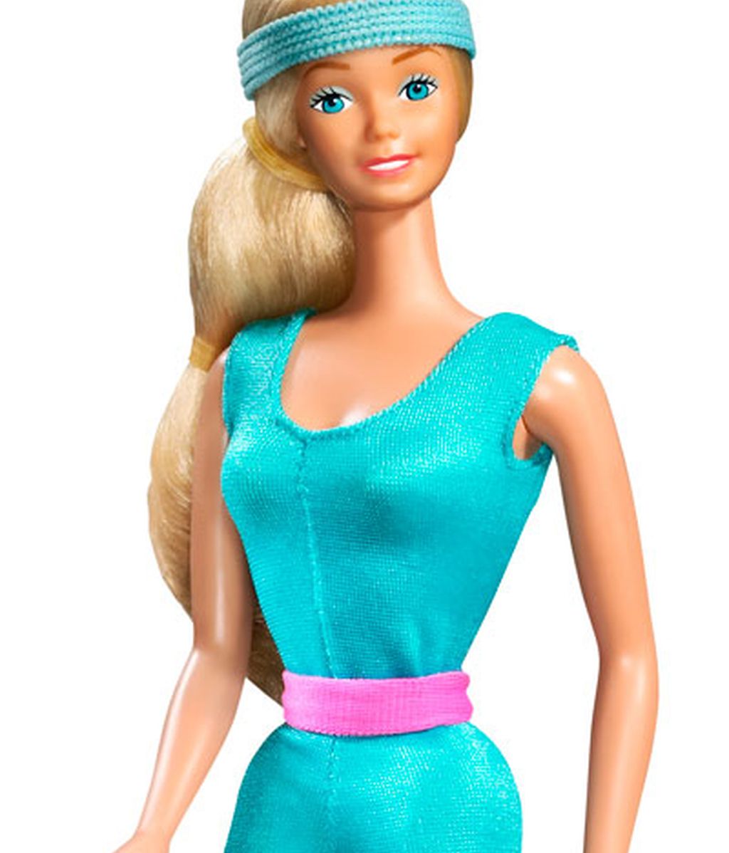 Barbie se licencia en periodismo