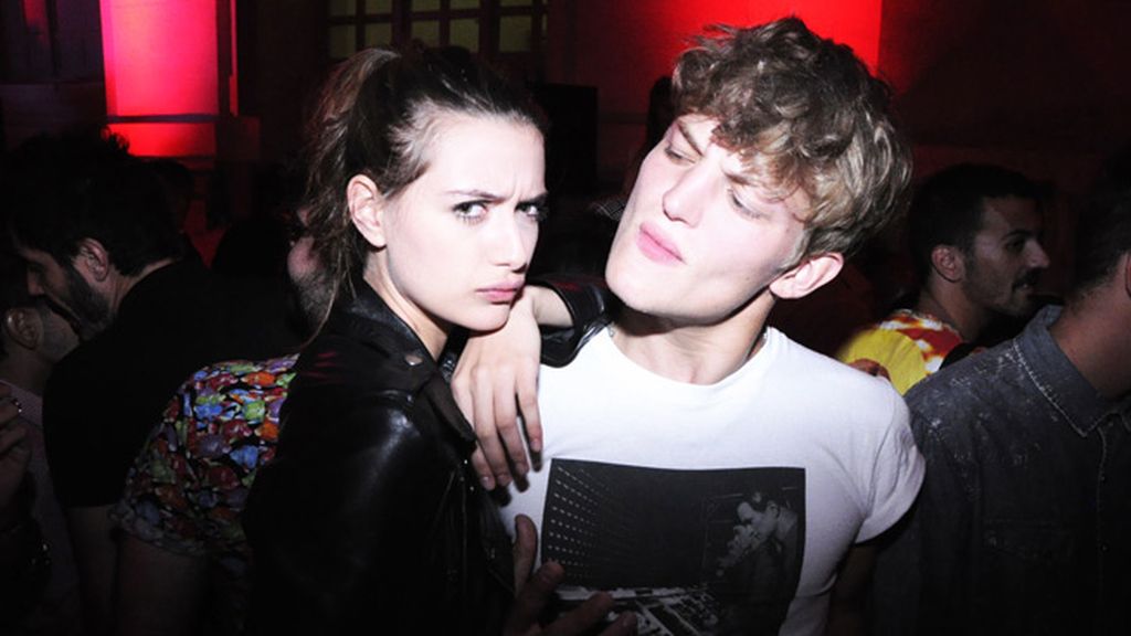 Los modelos Aneu Rivas y Sebastian Sauve.