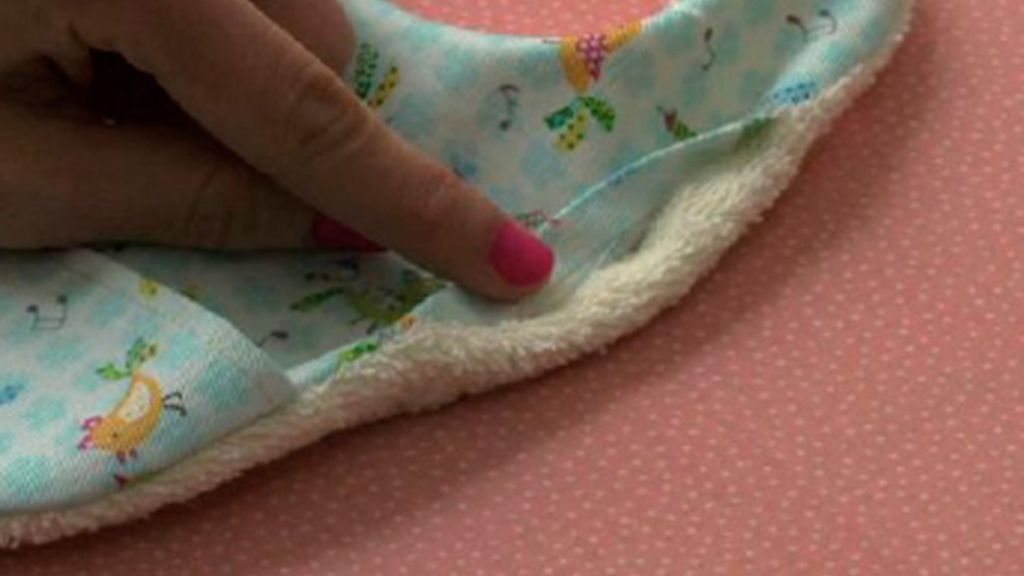 Tricotosas 35: Babero de bebé