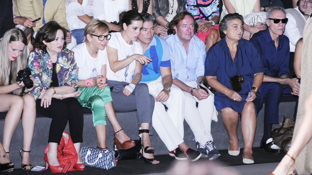 Ion Fiz se rodea de amigos en su desfile