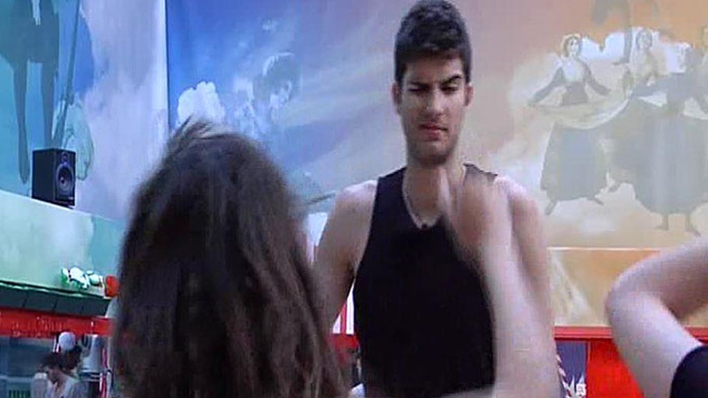 Al terminar de bailar, casi todos se han vuelto a meter en la cama