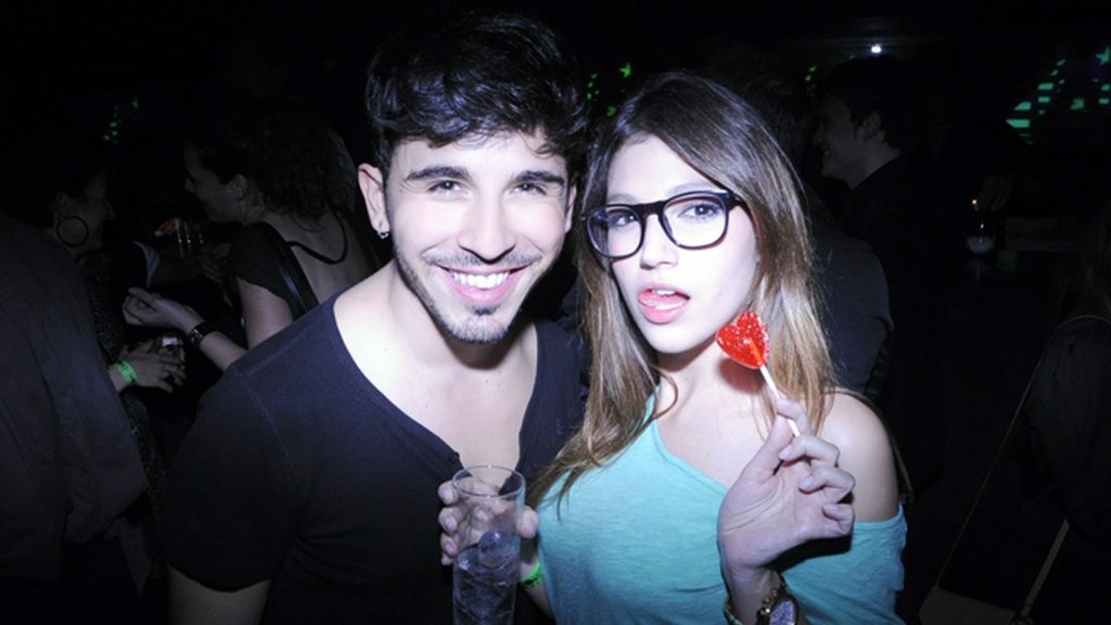 En el cumple de Javier Calvo, con Úrsula Corberó y sus amigos