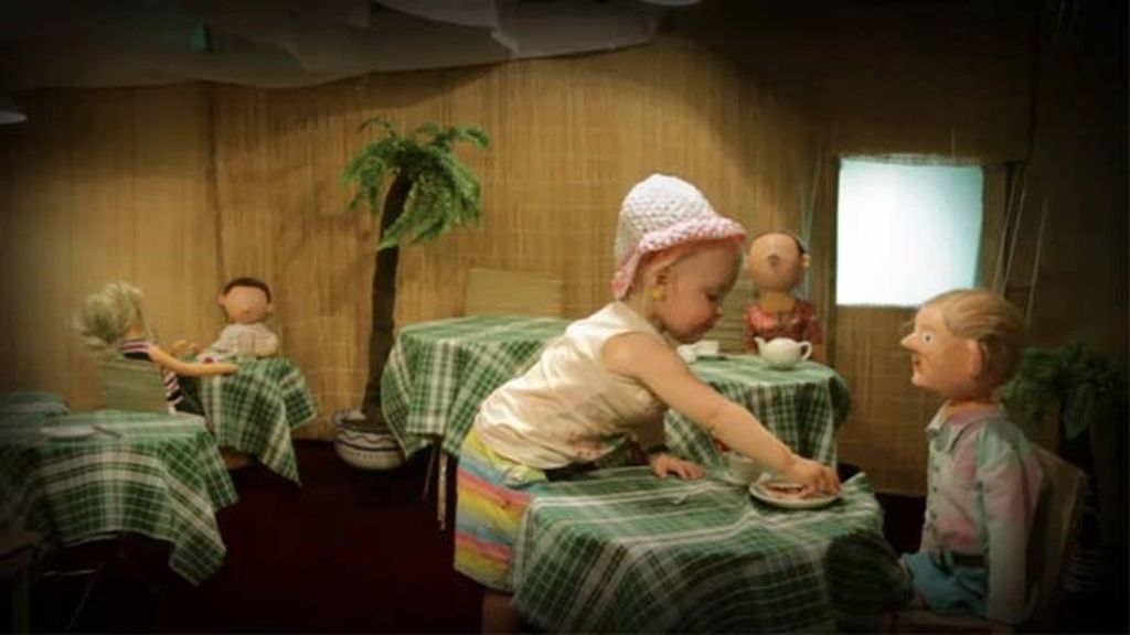 Una bebé 'borracha' triunfa en la Red