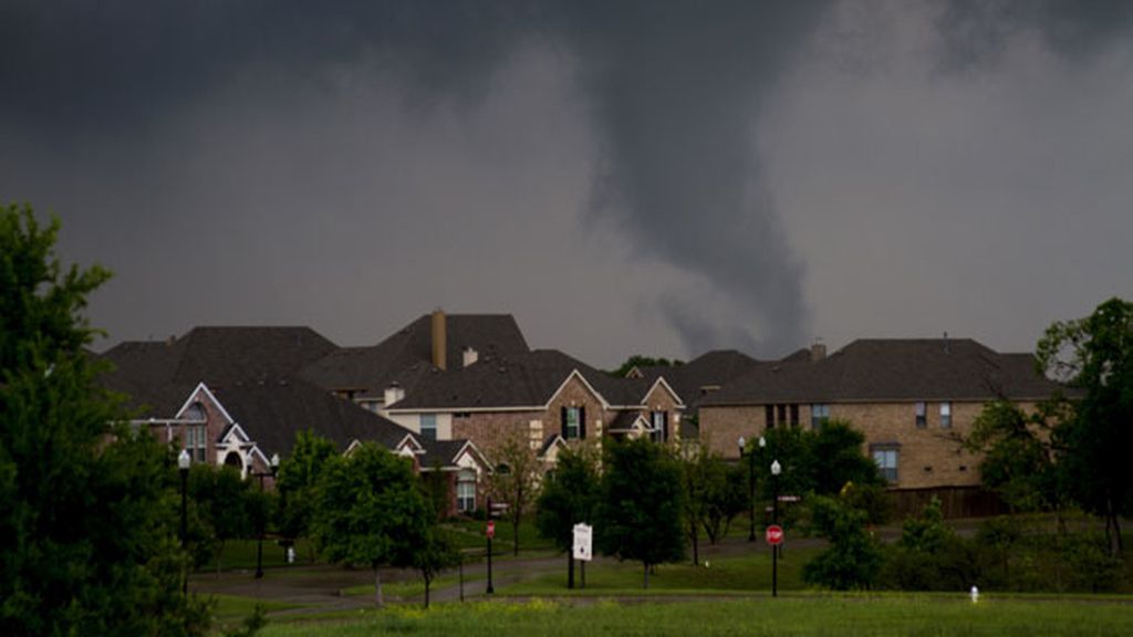 Alerta en EEUU por los devastadores tornados