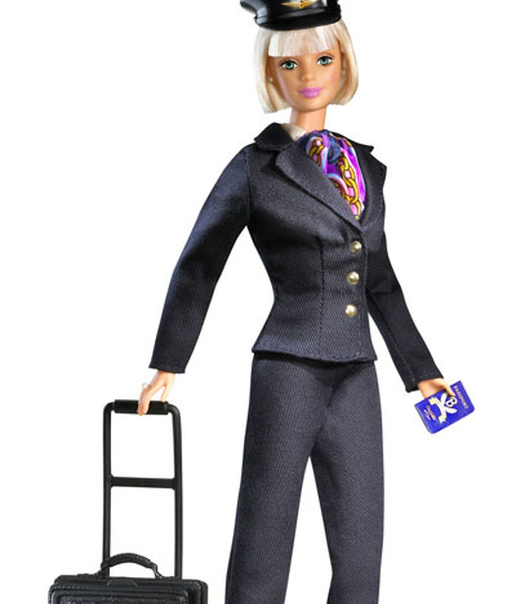 Barbie se saca las carreras de periodismo e informática